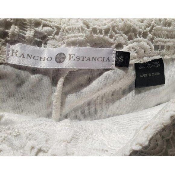 Women Fringe Hem Guipure Lace Shorts - Picture 5 of 6